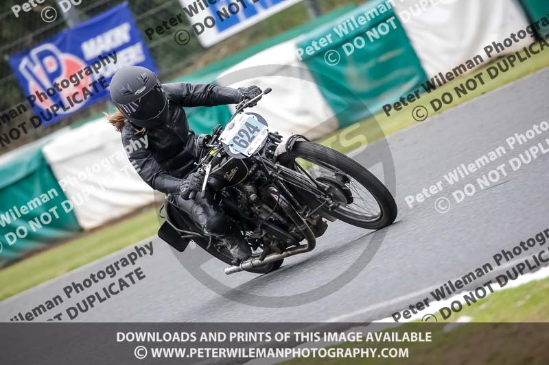 Vintage motorcycle club;eventdigitalimages;mallory park;mallory park trackday photographs;no limits trackdays;peter wileman photography;trackday digital images;trackday photos;vmcc festival 1000 bikes photographs